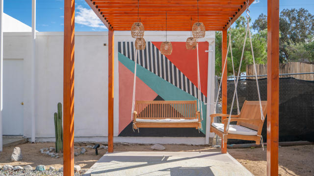 6946 Lennox Avenue, Yucca Valley CA: https://media.crmls.org/mediaz/eb416483-baf3-4b50-91d1-f246706c5386.jpg