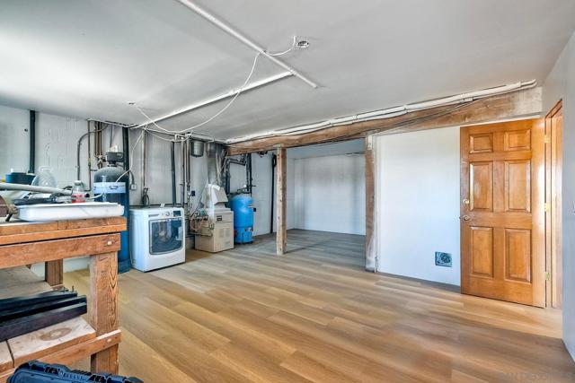 2511 Via Rancheros, Fallbrook CA: https://media.crmls.org/mediaz/eb41f9be-2074-4b15-9a0e-74f86d761092.jpg