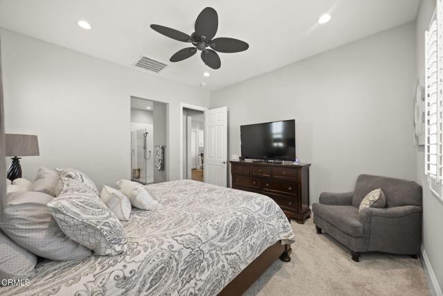 508 Autumn Path Lane, Santa Paula CA: https://media.crmls.org/mediaz/eb4220bc-74df-481d-86ec-74f386807494.jpg