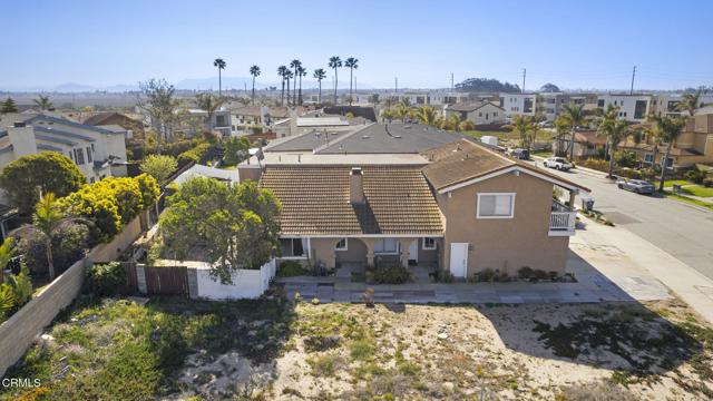 1020 Dunes Street, Oxnard CA: https://media.crmls.org/mediaz/eb426c92-ff24-4c2c-8358-34ab7c00c018.jpg
