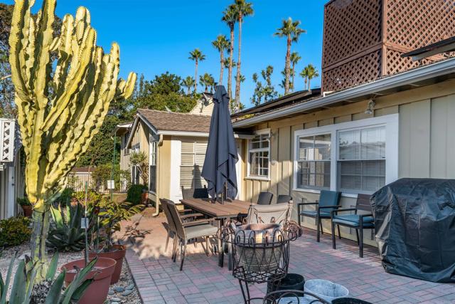 6176 El Tordo, Rancho Santa Fe CA: https://media.crmls.org/mediaz/eb428ad2-9c70-483c-8ea4-b146dd1872c5.jpg