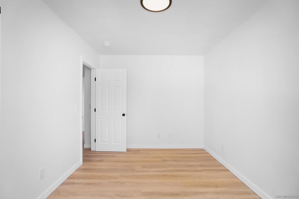 https://media.crmls.org/mediaz/eb42ad57-5b30-413a-893e-1c3440b4e6d3.jpg?preset=X-Large