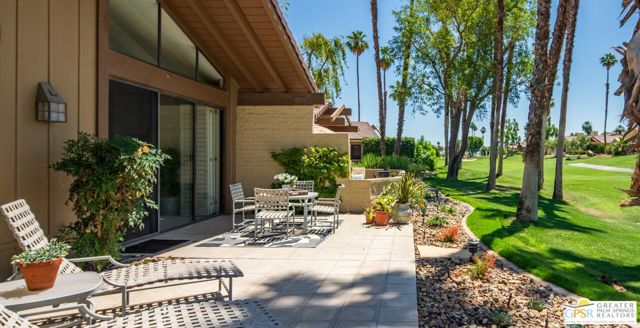307 Appaloosa Way, Palm Desert CA: https://media.crmls.org/mediaz/eb42c70d-75b2-4cdc-ba31-dcea5ec98991.jpg