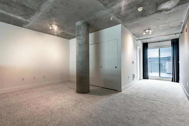 311 Oak Street, Oakland CA: https://media.crmls.org/mediaz/eb433e07-79aa-4769-be5a-e5ee3551016a.jpg