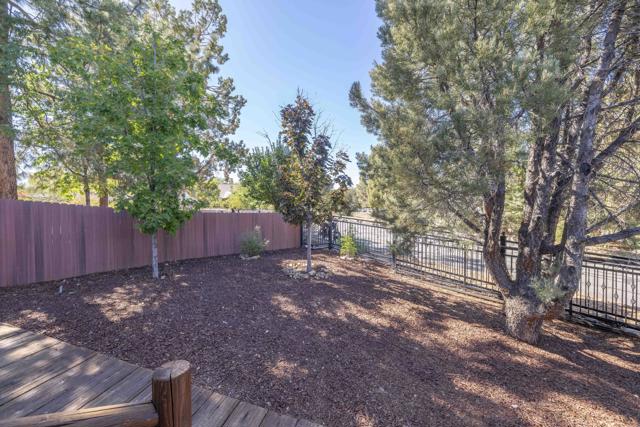 1239 E Alpinview Drive, Big Bear CA: https://media.crmls.org/mediaz/eb43b2ba-ceb7-4c12-955e-838bc2fc546d.jpg