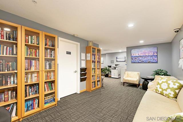 850 Beech St, San Diego CA: https://media.crmls.org/mediaz/eb43c577-0327-40ce-ba42-68a134aba5d5.jpg
