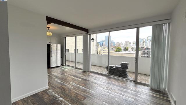1555 Lakeside, Oakland CA: https://media.crmls.org/mediaz/eb43dd3a-f8eb-4f94-a9ee-326ff9dfb6bd.jpg
