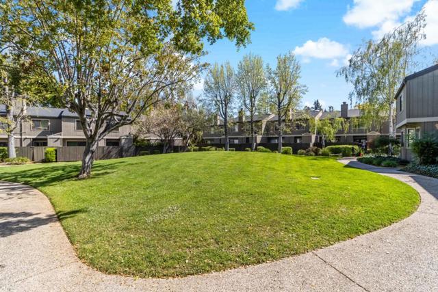 435 Alberto Way, Los Gatos CA: https://media.crmls.org/mediaz/eb44a3c3-883e-4b27-95ef-c2a6157af391.jpg