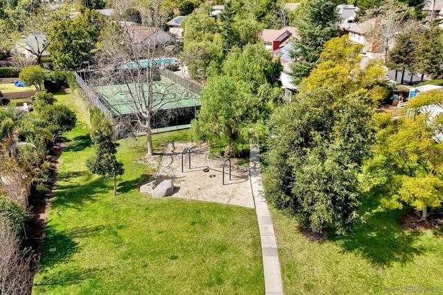 17240 Cuvee Ct, Poway CA: https://media.crmls.org/mediaz/eb469b7f-26b6-4a18-babd-7bbcff2a22d8.jpg