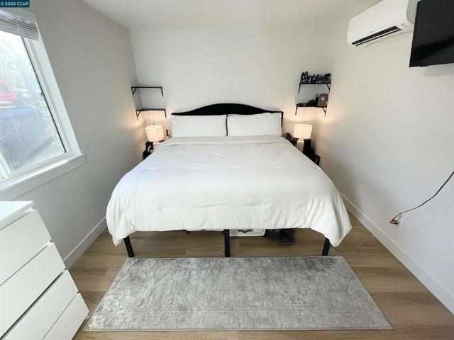 1923 Juliesse Avenue, Sacramento CA: https://media.crmls.org/mediaz/eb4801e9-34d5-4158-86a1-21b7a3d0091c.jpg