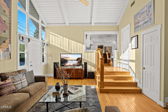 1967 La France Avenue, South Pasadena CA: https://media.crmls.org/mediaz/eb4811d8-8b9c-4943-8717-5d9d52816ad1.jpg
