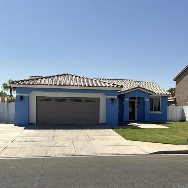 Detail Gallery Image 1 of 1 For 905 G Anaya, Calexico,  CA 92231 - 4 Beds | 2 Baths