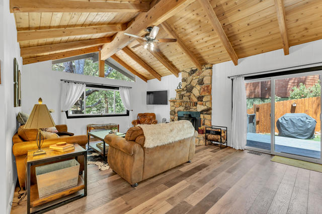 25440 Rim Rock Road, Idyllwild CA: https://media.crmls.org/mediaz/eb4932d6-4d0c-45a5-873e-5b1e822ecf55.jpg