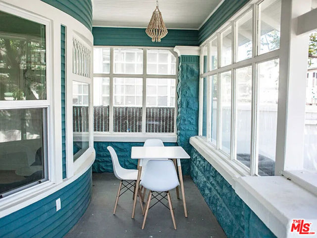 58 Paloma Avenue, Venice CA: https://media.crmls.org/mediaz/eb4a3540-d243-46d1-a4ee-57b696a398e1.jpg