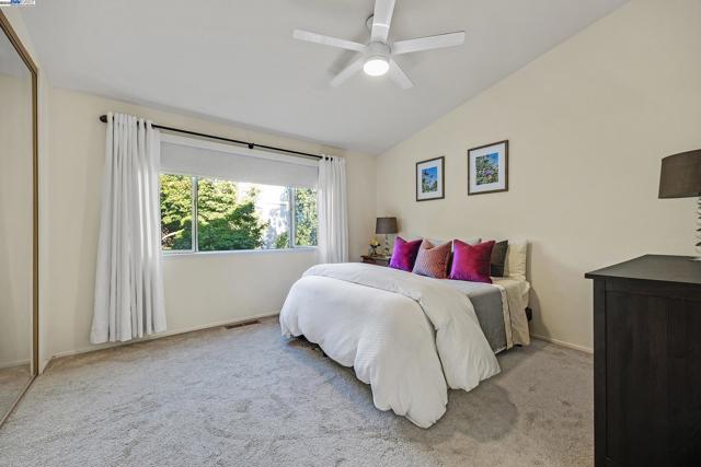 2719 Oak Rd, Walnut Creek CA: https://media.crmls.org/mediaz/eb4b18ea-d3b6-4e06-a31f-f23f66a0b18b.jpg