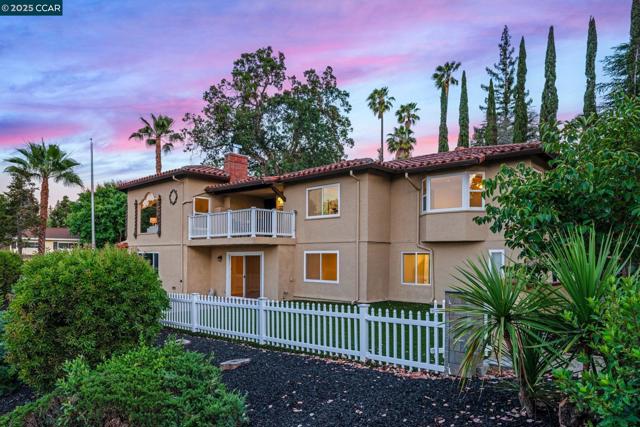 3698 De Rosa Ct, Concord CA: https://media.crmls.org/mediaz/eb4b3d3c-e640-4b74-9fb9-9c1749c929ce.jpg