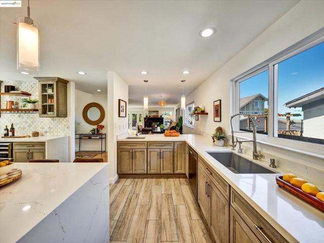 336 Washington Ave, Richmond CA: https://media.crmls.org/mediaz/eb4ba02a-5858-4a3d-9e74-c98c0d9f1ad4.jpg