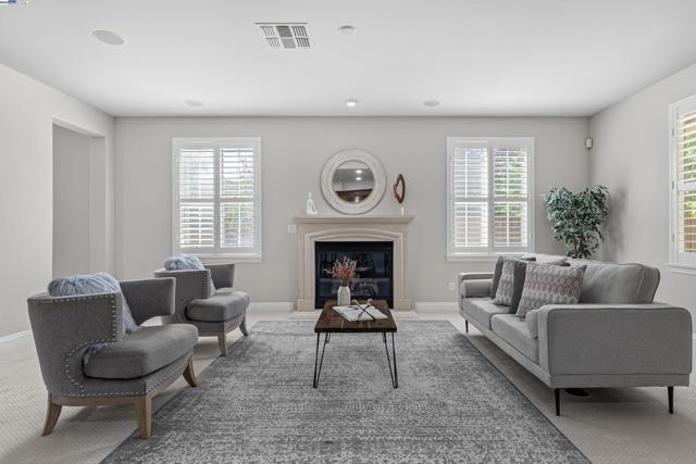 7818 Kennard Ln, San Ramon CA: https://media.crmls.org/mediaz/eb4d2d1e-499d-41a0-9aa1-d1eaa2762269.jpg