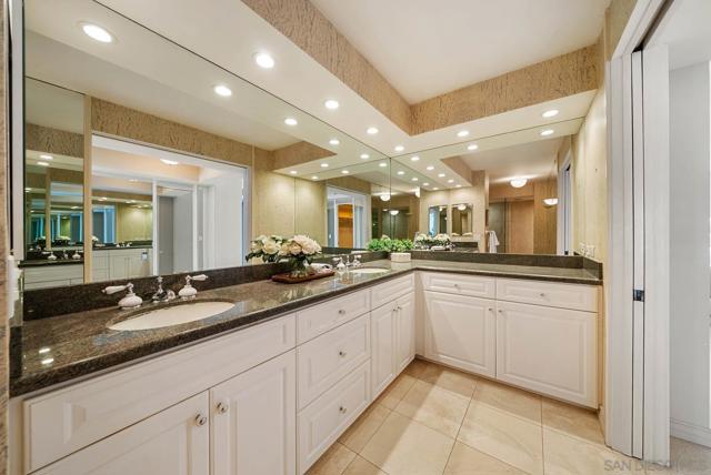 1780 Avenida Del Mundo, Coronado CA: https://media.crmls.org/mediaz/eb4d427a-be89-40fc-b443-a5f002220c1e.jpg