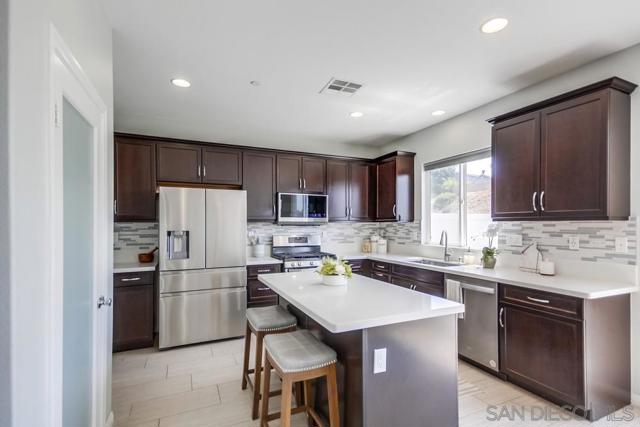 13216 Cuyamaca Vista Dr, Lakeside CA: https://media.crmls.org/mediaz/eb4d565a-d7a0-4a2b-9b2e-e10bc3daf20e.jpg