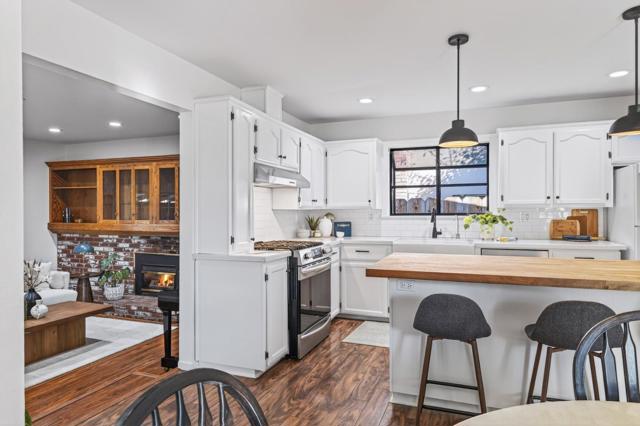 3049 Sunrise Circle, Marina CA: https://media.crmls.org/mediaz/eb4ddcdd-005d-4dc9-9b1f-3704ffa8d543.jpg