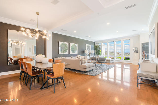 2366 Heatherbank Court, Lake Sherwood CA: https://media.crmls.org/mediaz/eb4e4683-c8a0-49c7-bd2a-a8e88356ac6f.jpg