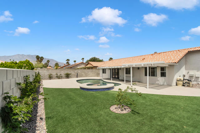 69835 Bluegrass Way, Cathedral City CA: https://media.crmls.org/mediaz/eb4f2158-1a80-4808-a15b-40ee86642717.jpg