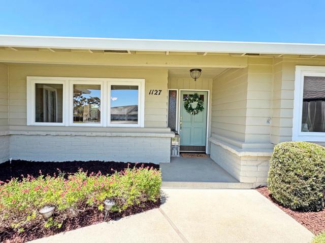 1127 Montecito Circle, Salinas CA: https://media.crmls.org/mediaz/eb4f69ca-a4e0-4424-958d-a6593c234f3c.jpg