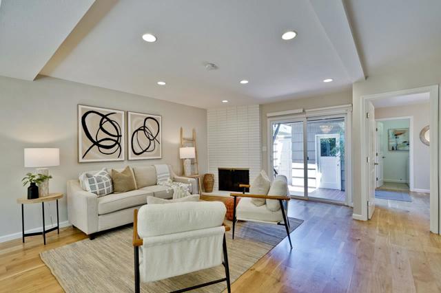 411 Lotus Lane, Mountain View CA: https://media.crmls.org/mediaz/eb4fd90d-1e50-40ba-b095-4283fd1e1ec8.jpg
