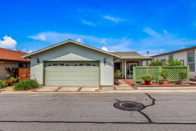 628 Via Santa Paulo, Vista CA: https://media.crmls.org/mediaz/eb50dd0f-b62e-41bf-8d8b-0f8d6e8dd496.jpg