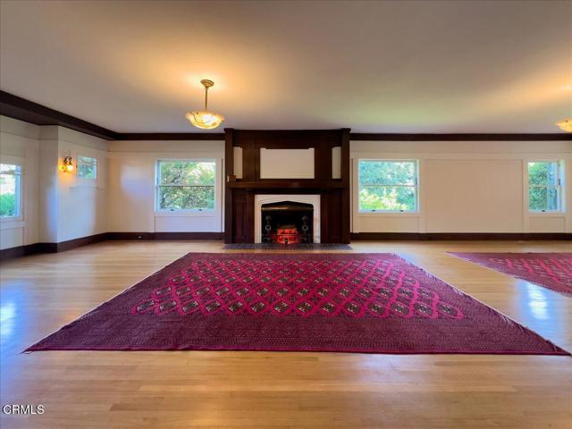 217 Oaklawn Avenue, South Pasadena CA: https://media.crmls.org/mediaz/eb522e51-9dac-4cda-a0d9-2a941b6cc889.jpg