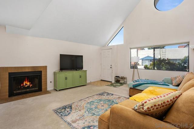 17945 Caminito Pinero, San Diego CA: https://media.crmls.org/mediaz/eb529cd6-43b3-4a07-b32a-8288d6c5bd33.jpg