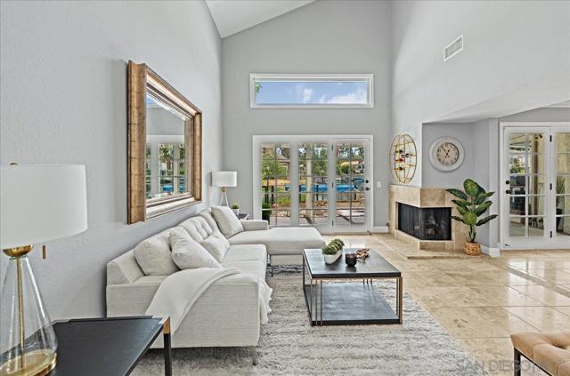 22682 S Canada Ct, Lake Forest CA: https://media.crmls.org/mediaz/eb52bb01-f116-4226-890b-234577b57d4d.jpg