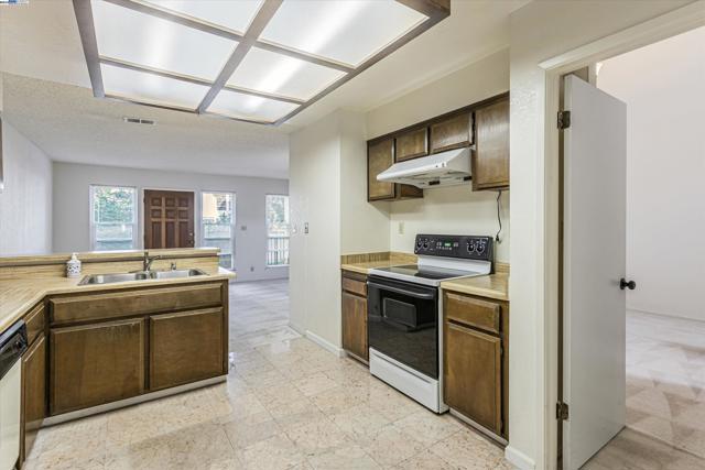 Image 11 of 40 For 1741 Abington Ct