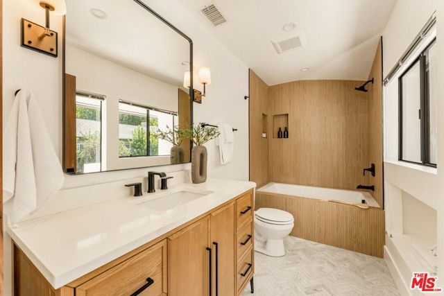 3372 Longridge Terrace photo 20