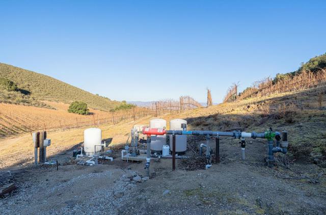 33120 River Road, Gonzales CA: https://media.crmls.org/mediaz/eb535a8c-8359-4905-a799-45d235269e2b.jpg