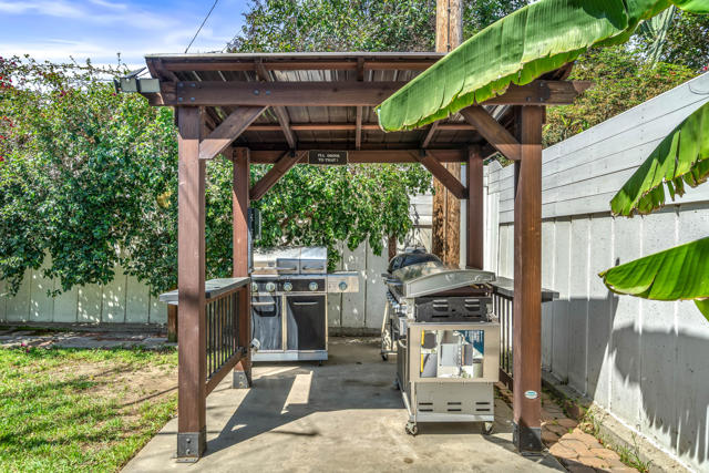 5523 Graywood Avenue, Lakewood CA: https://media.crmls.org/mediaz/eb535ee1-640f-4205-8100-1a2553a4af19.jpg