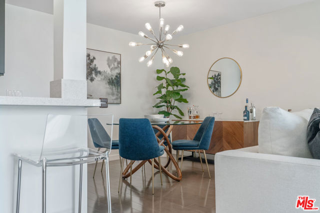 8535 W West Knoll Drive, West Hollywood CA: https://media.crmls.org/mediaz/eb538044-ae84-48dc-a987-9fa658ed5b52.jpg