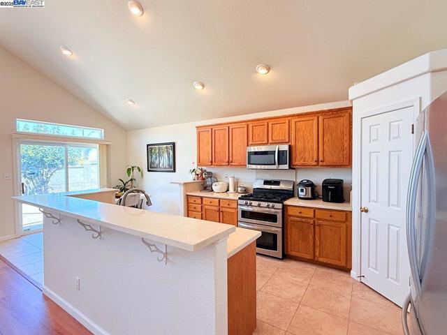 1322 Emerson Dr, Pittsburg CA: https://media.crmls.org/mediaz/eb53a76d-9476-4648-b15c-f2ac3a1b608f.jpg