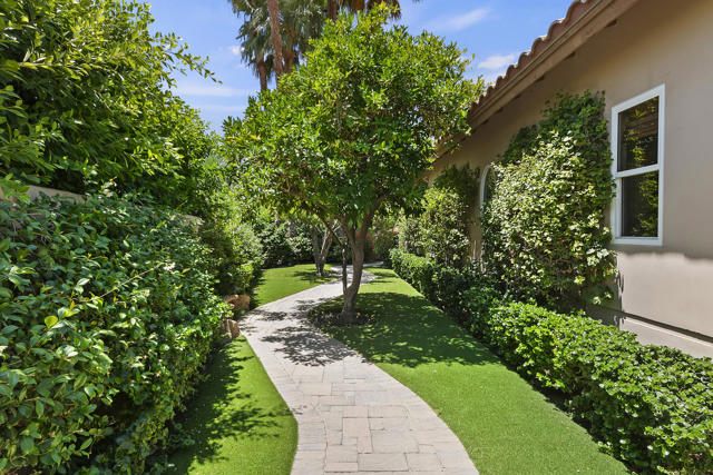 066_Side Yard