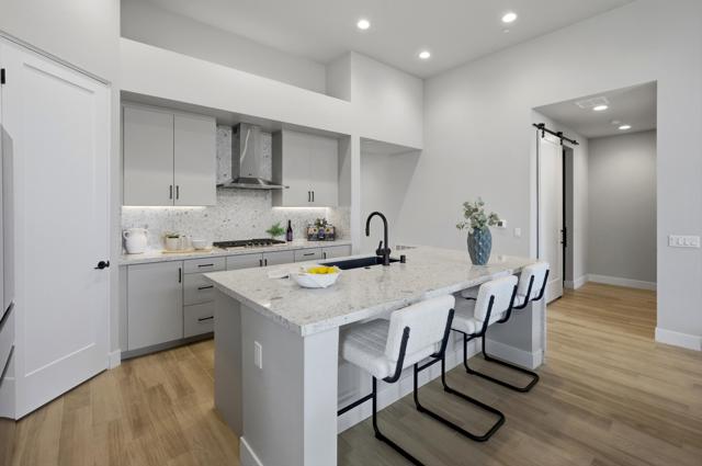 Image 10 of 41 For 41868 Volare Court