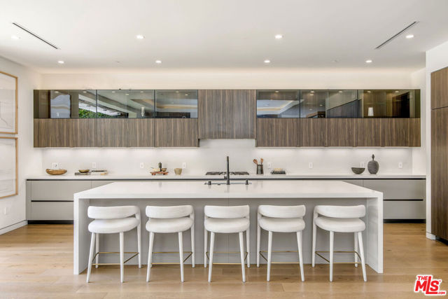 347 N Alfred Street, Los Angeles CA: https://media.crmls.org/mediaz/eb5420f1-35d7-4b06-b16b-38a91dfe37e7.jpg