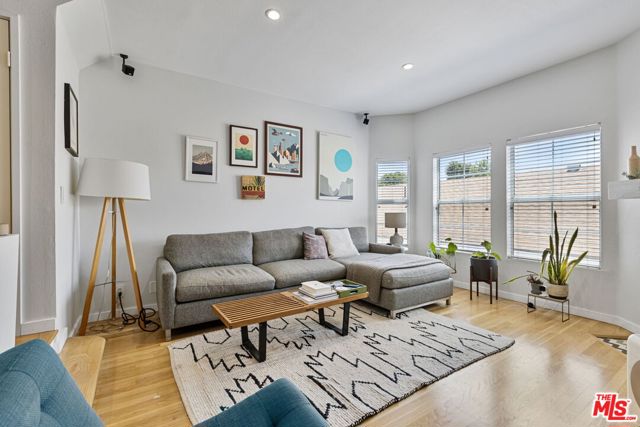 716 Maltman Avenue, Los Angeles CA: https://media.crmls.org/mediaz/eb543107-e70b-40b4-a83e-8e2a561062a4.jpg