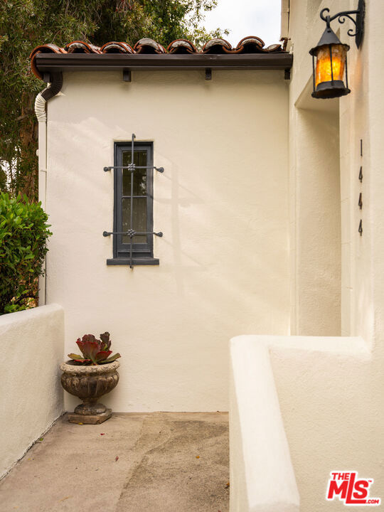 1444 S Sierra Bonita Avenue, Los Angeles CA: https://media.crmls.org/mediaz/eb5449c4-9466-47ae-8787-fd7c90fa2908.jpg