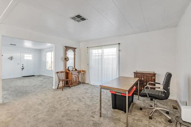 2815 Moss Hollow Drive, San Jose CA: https://media.crmls.org/mediaz/eb54585b-ac7f-4d34-b4c7-22f77974d2c2.jpg