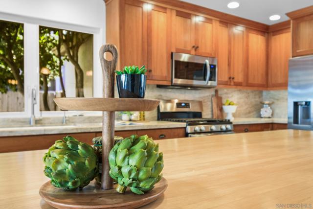 4386 Niagara Ave, San Diego CA: https://media.crmls.org/mediaz/eb5467a0-c462-4a17-a0fc-be5aecdf5e1c.jpg