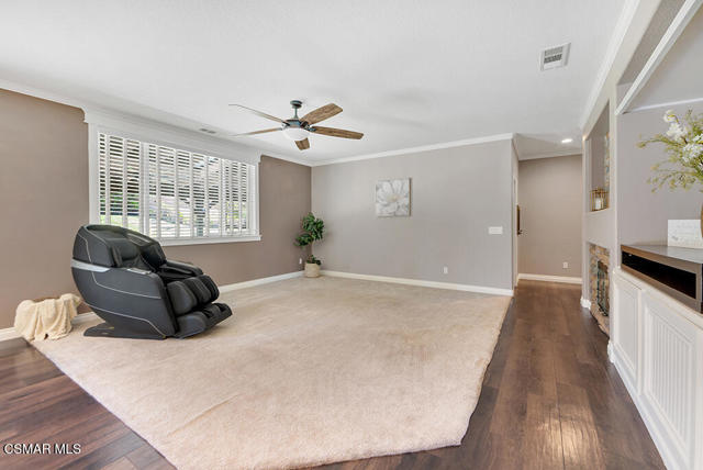 42333 Highland Court, Lancaster CA: https://media.crmls.org/mediaz/eb55080e-b7c1-4f79-a644-5888fd9d9b11.jpg