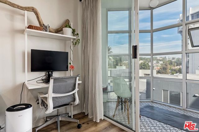 171 N Church Lane, Los Angeles CA: https://media.crmls.org/mediaz/eb552799-6a1c-4e2f-a76a-8e5001eb3e5d.jpg