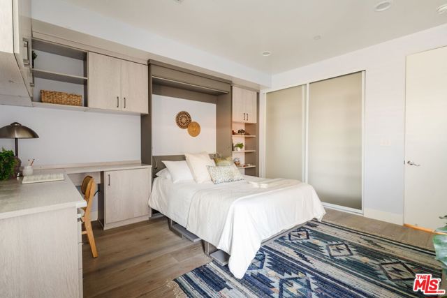 4925 Wilshire Boulevard, Los Angeles CA: https://media.crmls.org/mediaz/eb55f71d-6ebc-468e-9eed-7ad639f0580c.jpg