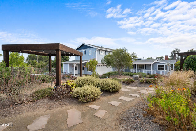 2102 Buena Vista Drive, Camarillo CA: https://media.crmls.org/mediaz/eb58f1bd-8f7d-42aa-8eae-474b28e783c1.jpg